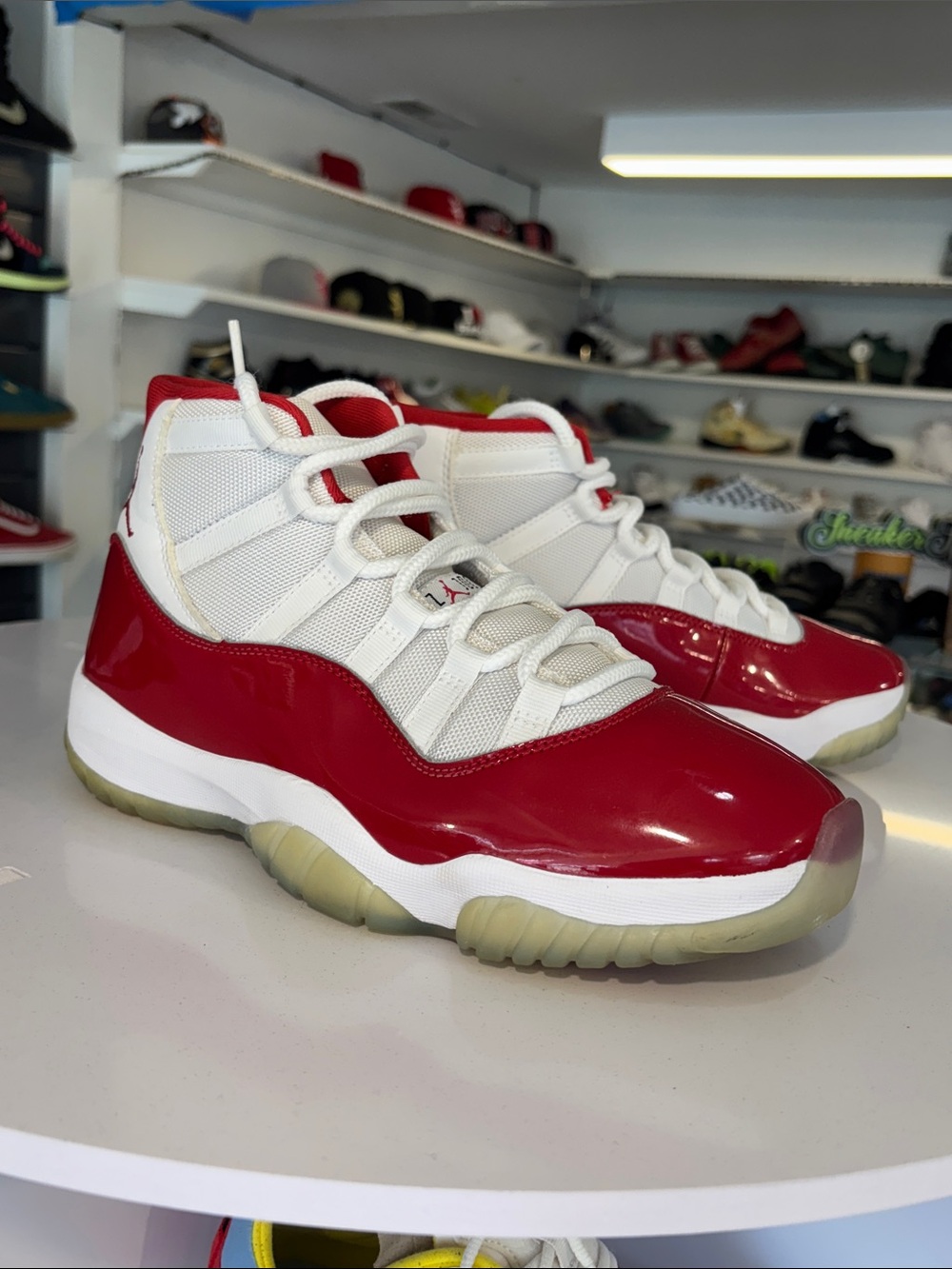 Air Jordan 11 Retro Cherry Mens 8.5